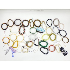 Bracelet d'accessoires d'occasion – Ensemble assorti de 50 pièces - Product Image 1