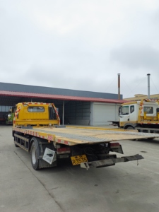Camión Grúa de <span class=keywords><strong>Plataforma</strong></span> Plana Diésel Foton Usado Barato de 3-15 Toneladas con Cabrestante Hidráulico 4x2 y Transmisión Manual en Venta - Product Image 6