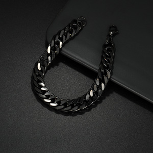 Pulsera de acero titanio con cadena cubana de estilo hip-hop punk, moderna, para hombre, de acero inoxidable, con cadena de seis lados, estilo europeo y americano. - Product Image 2