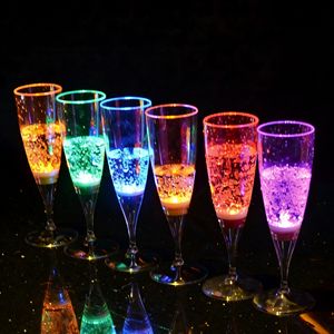 Tasse à capteur lumineux LED |   Flûte à <span class=keywords><strong>champagne</strong></span> liquide activée par la chaleur 150 ml |   Articles de bar personnalisés avec logo pour enterrements de vie de jeune fille <span class=keywords><strong>et</strong></span> soirées lumineuses - Product Image 1