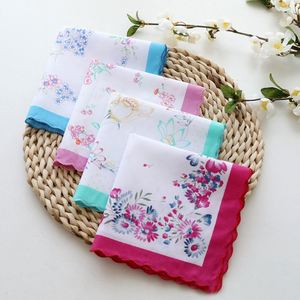 Mouchoirs à bords festonnés pour femmes et jeunes filles, en pur coton, imprimé floral rustique, vente en gros - Product Image 2
