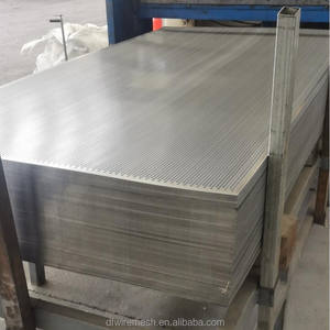 Gouttière de protection pour la construction ferroviaire, tôle perforée décorative en métal pour projet d'infrastructure - Product Image 3