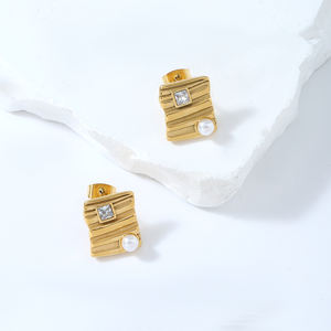 Pendientes de perlas Pendientes impermeables de acero inoxidable Espárragos Mini perlas Rayas geométricas Pendientes cuadrados de piedra con incrustaciones - Product Image 3