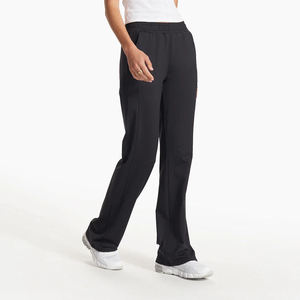 Pantalones de chándal acampanados transpirables personalizados al por mayor para mujer, estilo streetwear, de pierna ancha y holgados para verano - Product Image 3