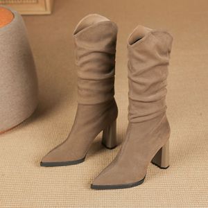 Botas Plegables a Media Pantorrilla Y3990, Punta Puntiaguda, Tacón Grueso, Estilo Occidental, Color Sólido, Suela de Goma, Forro de Microfibra - Product Image 1