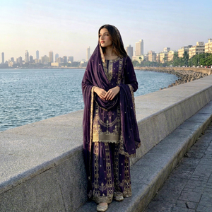Traje Sharara de 3 Piezas de Seda Chanderi Bordado de Diseñador Pakistaní en Color Morado Oscuro al por Mayor - Product Image 1