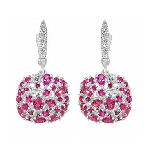 Orecchini pendenti E1584 con fiore rosso e gemma rossa taglio smeraldo con montatura a griffe per donna, stile romantico da festa, gioielli in lega - Product Image 4