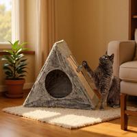 Lit et griffoir 2-en-1 pour chat, maison triangulaire écologique en fourrure, lit dôme pliable et confortable pour chatons, tanière pour chat à motif uni
