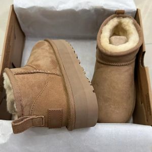 Luxury Designer Top Quality Fashion Style Comfortable Ankle <b>Boots</b> <b>Women</b> Leather Fur Snow <b>Boots</b> Winter Wool Keeps Warm Snow <b>Boots</b> - Product Image 5