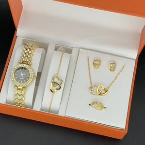Conjunto de Reloj de Cuarzo Glamuroso con Diseño de Dibujos Animados Antiguos para Mujer, con Caja de Regalo, Pulsera, Collar, Pendientes y Anillo, 5 Piezas de Joyería - Product Image 2