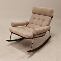 Fauteuil de loisirs Arch en cuir PU ciré avec structure en acier inoxydable et pieds en bois courbé