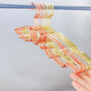 W106 מתלי מתכת ברמה גבוהה עם כנפי מלאך ועיצוב לב בנות מבריק ורד מבריק - Product Image 5