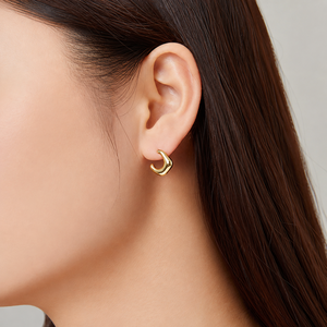 Boucles d'oreilles clous sculpturales en forme de goutte fluide, boucles d'oreilles créoles ouvertes en acier inoxydable plaqué or 14K sous vide, options de couleurs or et argent - Product Image 5