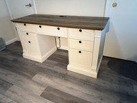 Bureau de bureau à domicile de ferme avec station de charge, plateau à clavier, rangement de classeur, bureau d'ordinateur en bois pour le travail et l'étude