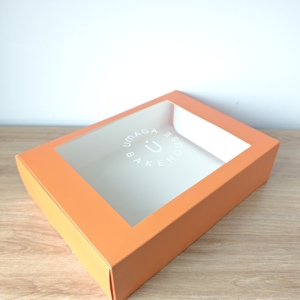 Caja para Pastel Naranja Grande con Logotipo Personalizado de Seguridad Alimentaria, con Ventana Transparente de PVC en la Parte Superior - Product Image 1