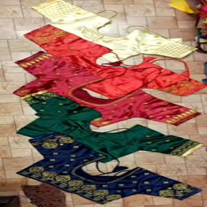 Blusa bordada hecha a mano de calidad superior para mujer Patrones de impresión únicos Estilo de moda Listo para usar Talla XS - Product Image 1