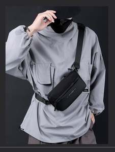 Sac banane léger en nylon pour homme, imperméable, avec trou pour écouteurs, idéal pour le sport, les courses et les voyages. - Product Image 6