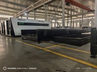 Machine de découpe laser à fibre à couverture intégrale 1500W-12000W, découpeuse laser CNC de haute précision pour plaques métalliques avec table d'échange