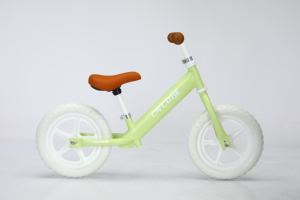 Ventes directes d'usine fourche à cadre en acier à haute teneur en <span class=keywords><strong>carbone</strong></span> vélo d'équilibrage monobloc solide et durable pour enfants - Product Image 2
