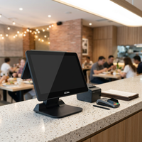 Équipé d'un processeur Intel I5, adapté aux caissiers de restaurant. Il possède une base pliable, réduisant la taille de l'emballage.