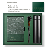 Bedrucktes Logo Dunkelgrünes PU-Notizbuch Stift Schlüsselanhänger Vakuumflasche Elegante Firmengeschenkbox Kundenspezifische Farbe
