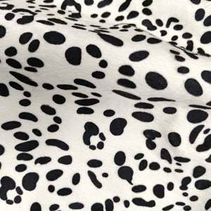 Cuero de vaca natural con estampado de lunares dalmáticos de lujo para la parte superior de zapatos, bolsos y prendas de vestir - Product Image 2