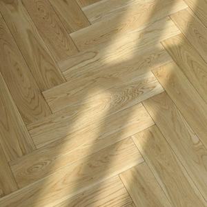 Suelo de madera dura de roble blanco sólido con textura de troncos enteros Suelo de madera de espiga de <span class=keywords><strong>parquet</strong></span> cepillado de grano de madera transparente - Product Image 6