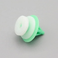 8200702219 7701049008 7701057132 Clips de panneau de porte en plastique pour Renault nouvel état