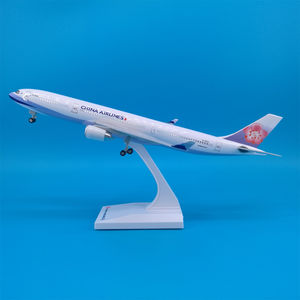 Модель самолета China Airlines, масштаб 1:400, 30 см, для промоакций и подарков - Product Image 1