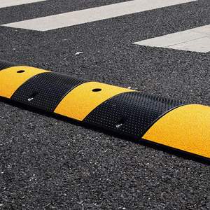Dosso Rallentatore Stradale in Gomma da 1,83m, Durevole ed Efficace - Product Image 4