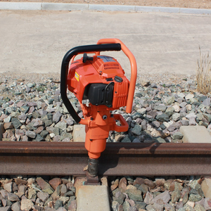 Clé à boulons portative à moteur thermique pour rails de chemin de fer, équipement d'usine pour la construction et l'entretien des traverses de voies ferrées - Product Image 2