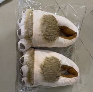 Meilleures ventes 2026 Nouvelle Arrivée <span class=keywords><strong>Chaussons</strong></span> <span class=keywords><strong>en</strong></span> peluche personnalisés mignons et doux <span class=keywords><strong>en</strong></span> forme de patte, jouets <span class=keywords><strong>en</strong></span> peluche Kawaii pour enfants - Product Image 6