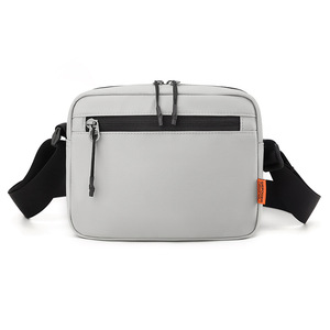Sac messager noir petit format avec fermeture éclair, sac bandoulière pour homme et femme, usage quotidien toutes saisons, léger - Product Image 1