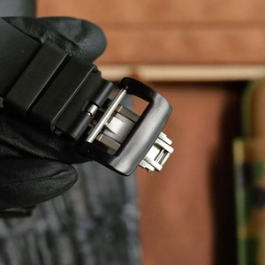 Elegante y noble, con textura excepcional, resistente al agua, fecha, caucho de fibra de carbono TPT de 20 mm, reloj mecánico versátil para hombre - Product Image 5