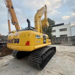 Excavatrice sur chenilles Komatsu PC210LC-8N1 d'occasion bien entretenue, 21 tonnes, avec composants essentiels : moteur, pompe, moteur électrique, boîte de vitesses, engrenages - Product Image 4