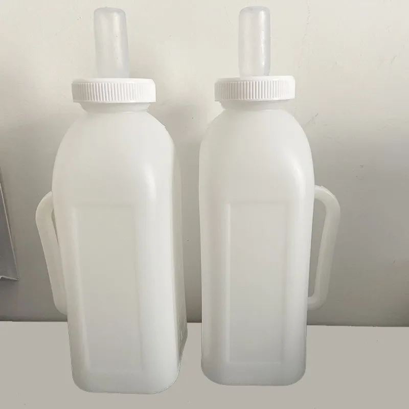 बछड़े के दूध फीडर प्लास्टिक दूध की बोतल 3 एल दूध की बोतल निप्पल टेट्स के साथ दूध की बोतलें