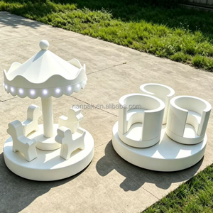 Giostra Principessa con Luci, 3 Posti, Attrezzatura per Divertimento Bambini per Interni, Ideale per Caffetterie, Asili Nido e Parchi Giochi - Product Image 1