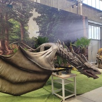 Modèle de dragon volant animatronique grandeur nature, statue de dragon ailé mécanique géant avec effet de fumée pour exposition, musée, présentation