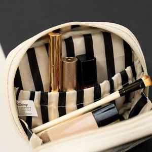 Pochette de rangement en cuir - Product Image 1