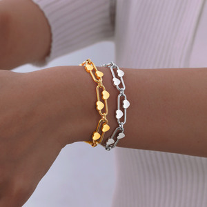 Nueva Pulsera de Acero Inoxidable Chapada en Oro PVD de 18K con Doble Capa de Eslabones en Forma de Corazón para Mujer |   Resistente al agua, hipoalergénico y sin deslustre - Product Image 1