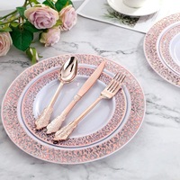 Service de vaisselle jetable en plastique pour 25 personnes, design dentelle blanc et or, luxe élégant, comprenant gobelets 9oz, assiettes à dessert/gâteau, fourchettes/couteaux/cuillères