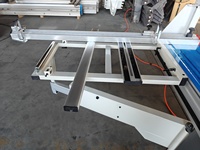 Lames de scie doubles de haute précision Scie à table coulissante de précision Machines à bois Scie à panneaux horizontaux avec composant de moteur à noyau