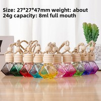Vente en gros de flacons de parfum pour voiture vides de 8 ml en forme de diamant, diffuseur d'huiles essentielles en verre suspendu, rafraîchisseur d'air pour voiture, pendentif suspendu