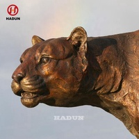 Statue de léopard extérieur en métal bronze doré animal de jardin grand