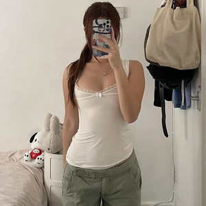 Женский однотонный спортивный жилет с кружевным бантом - Product Image 3