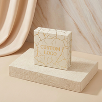 Boîte cadeau de luxe rigide en or avec logo personnalisé pour parfum, emballage cosmétique sur mesure avec doublure en soie pour petites entreprises
