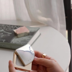 Contenitore Triangolare Girevole in Metallo Lucido Personalizzato per Profumo Solido Maschile, Balsamo Labbra, Crema, Confezione Compatta - Product Image 4