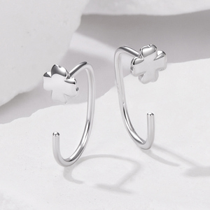 Pendientes de Aro con Flores Plateadas, Joyería de Aleación para Mujer, Estilo Moderno, Regalo - Product Image 4