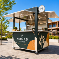 Kiosque alimentaire mobile sur mesure avec fenêtres de service rabattables, intérieur en acier inoxydable, stand de vente de café et de snacks extérieur sur roues