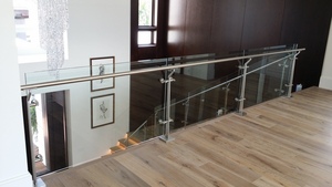 Rampe en verre en alliage d'aluminium certifiée sécurité pour balcon de bâtiment de grande hauteur, résistante au vent, avec quincaillerie performante - Product Image 3